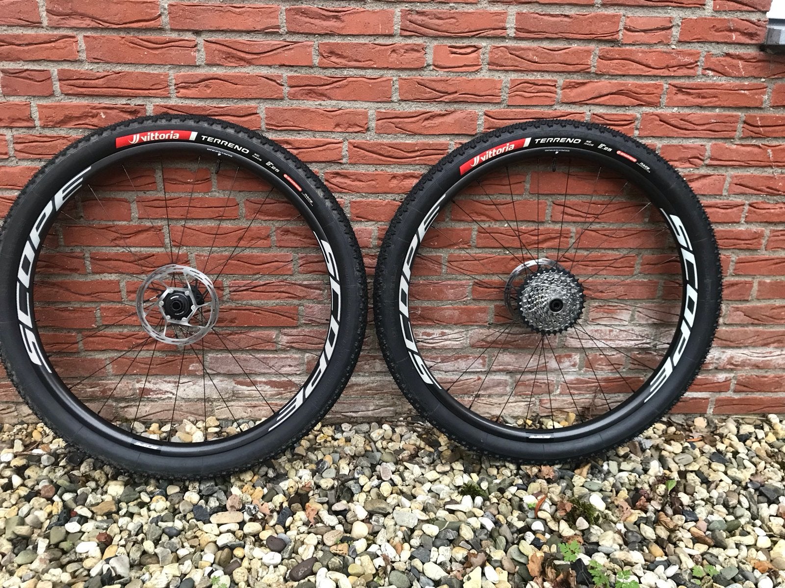 Scope O2 wielen met Vittoria Terreno XC Race banden, Wiel, Ophalen of Verzenden, Zo goed als nieuw, Mountainbike
