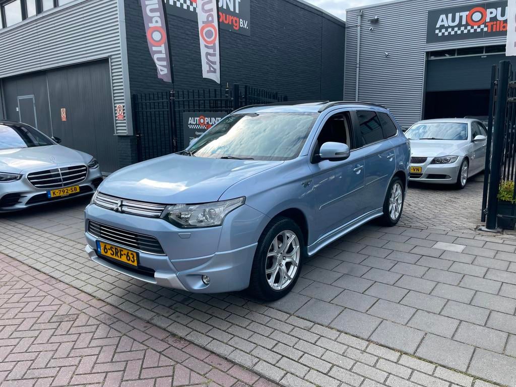 Mitsubishi Outlander 2.0 PHEV instyle Trekhaak Airco NAP APK, Auto's, Mitsubishi, Bedrijf, Te koop, Outlander, 360° camera, 4x4