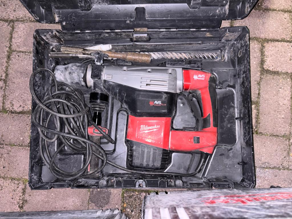 Milwaukee Boor- en Breekhamer met AVS, Doe-het-zelf en Verbouw, Gereedschap | Boormachines, Zo goed als nieuw, Boor- en/of Breekhamer