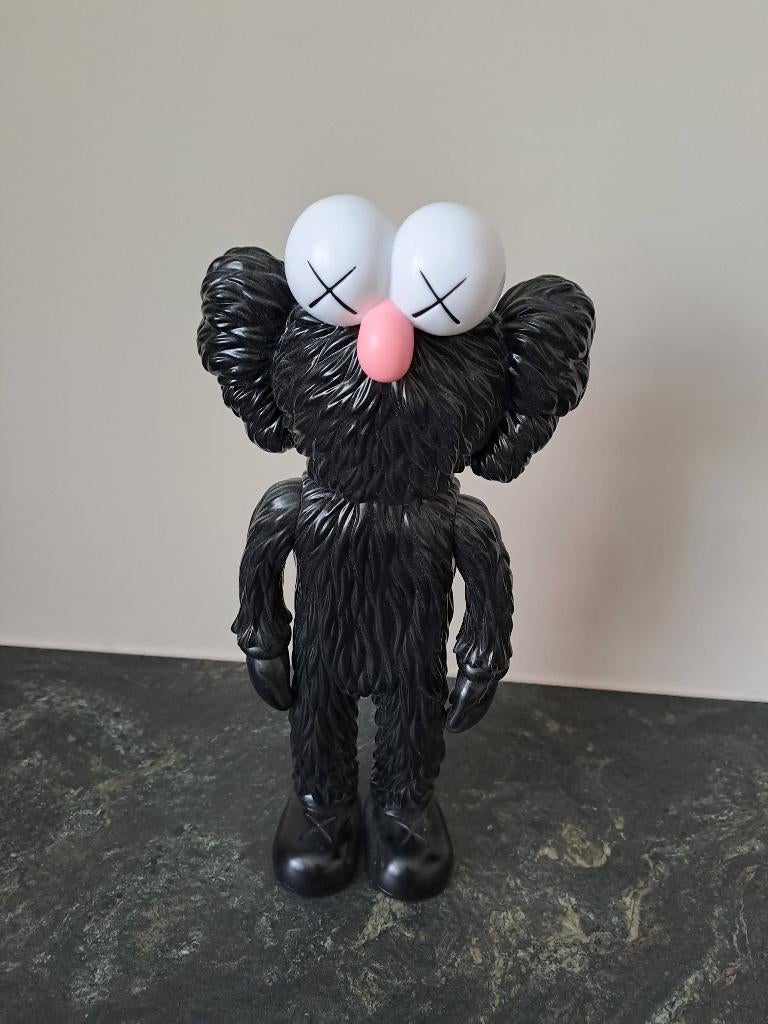 KAWS bff moma exclusive, Ophalen of Verzenden, Zo goed als nieuw