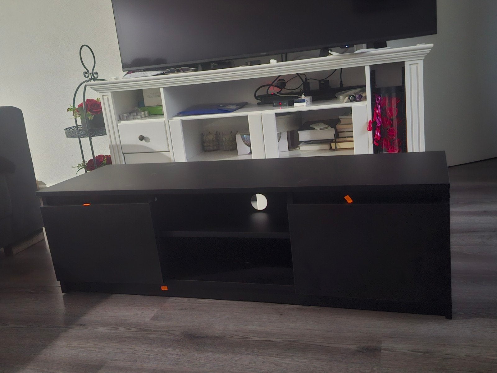 Zwart TV-meubel met schuifdeuren, Ophalen, Gebruikt, 100 tot 150 cm, Minder dan 100 cm