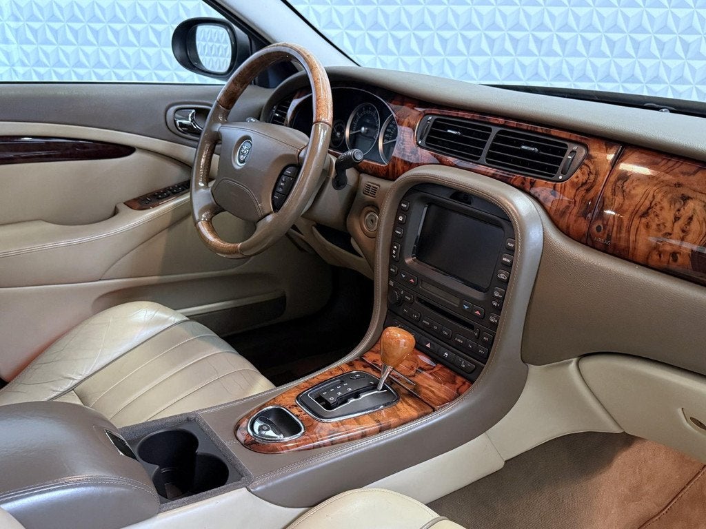 Jaguar S-type 4.2 V8 Sport Leer Navi PDC Schuifdak Stoelverw, Auto's, Jaguar, Automaat, Achterwielaandrijving, Gebruikt, 1850 kg