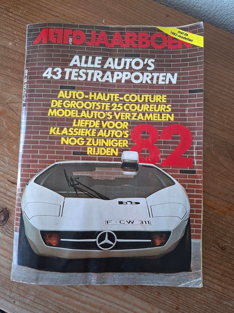 Uniek Auto Visie Jaarboek 1982 - Alle Auto's & Testrapporten, Ophalen of Verzenden, Gelezen, Algemeen, Onbekend