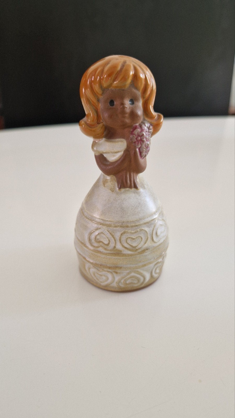 Vintage bel meisje met bloemen, keramiek, Antiek en Kunst, Antiek | Keramiek en Aardewerk, Ophalen of Verzenden