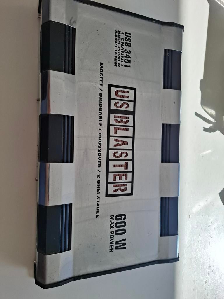 US Blaster USB 3451 4-kanaals versterker 600W, Ophalen, Gebruikt