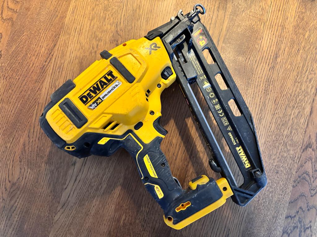 Dewalt afwerktacker dcn660 tacker de walt, Ophalen of Verzenden