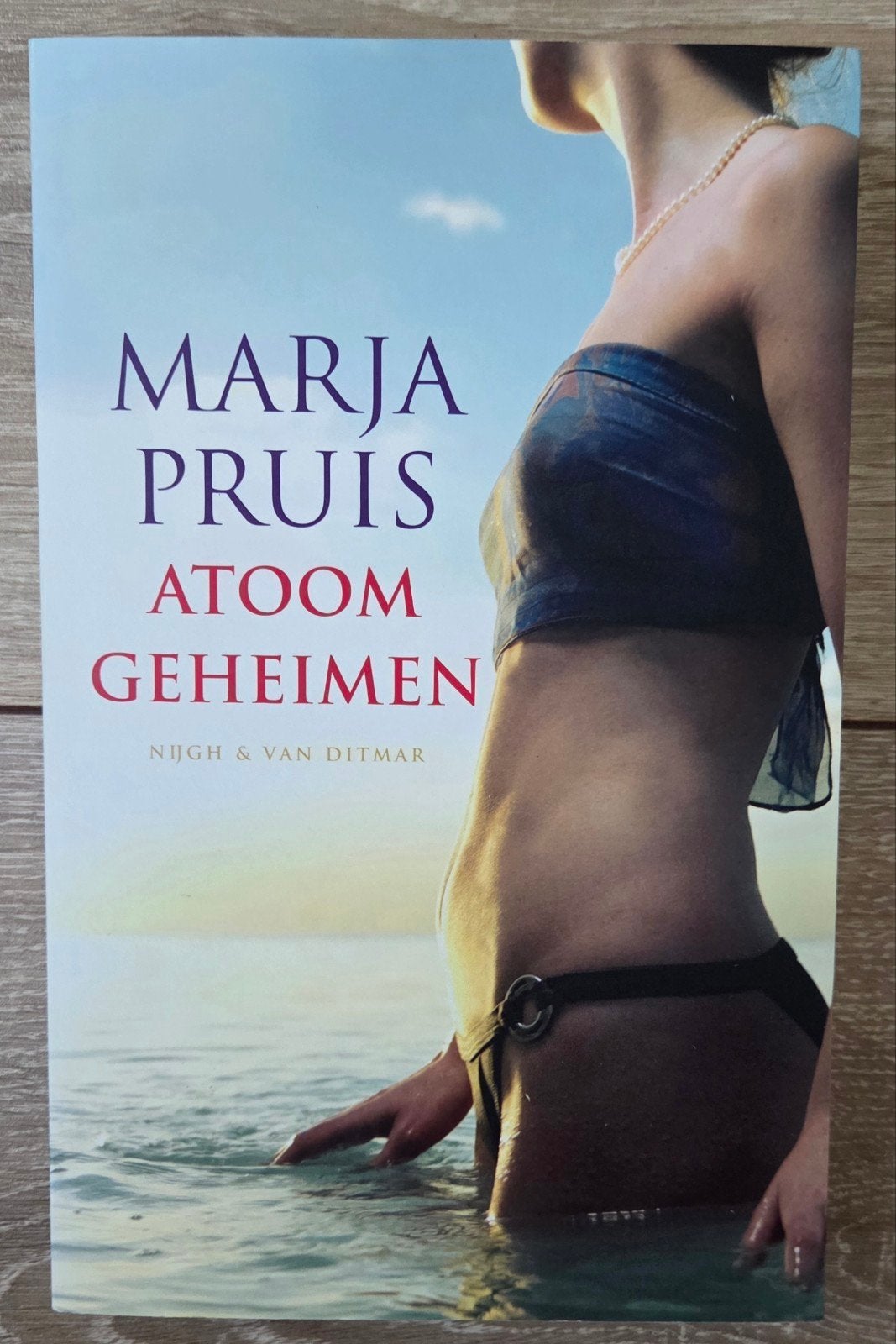 Marja Pruis - Atoomgeheimen, Boeken, Romans, Zo goed als nieuw, Ophalen of Verzenden