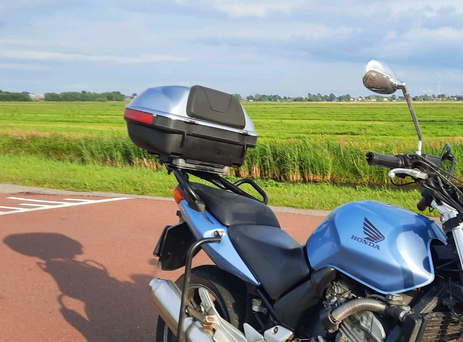 Honda CBF600 Topkoffer + Montagerek +kussen (2004-2007) PC38, Motoren, Accessoires | Koffers en Tassen, Ophalen, Gebruikt