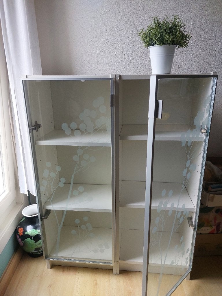 2x lage vitrinekast Ikea, Ophalen, Met plank(en), Minder dan 50 cm, Gebruikt