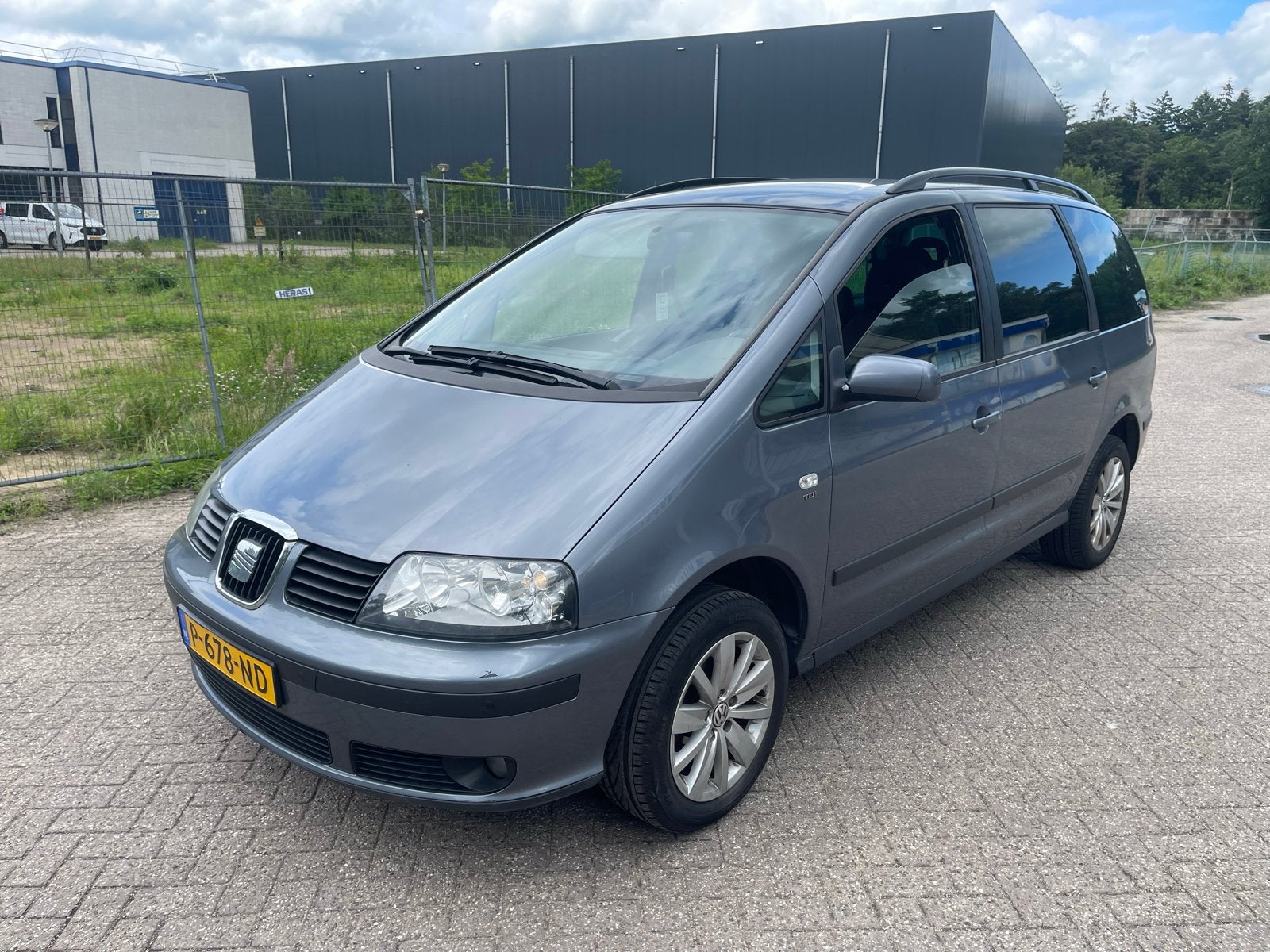Seat Alhambra 1.9 tdi 2009 7 persoons Grijs pdc airco nw apk, Voorwielaandrijving, Zwart, 4 cilinders, 7 stoelen