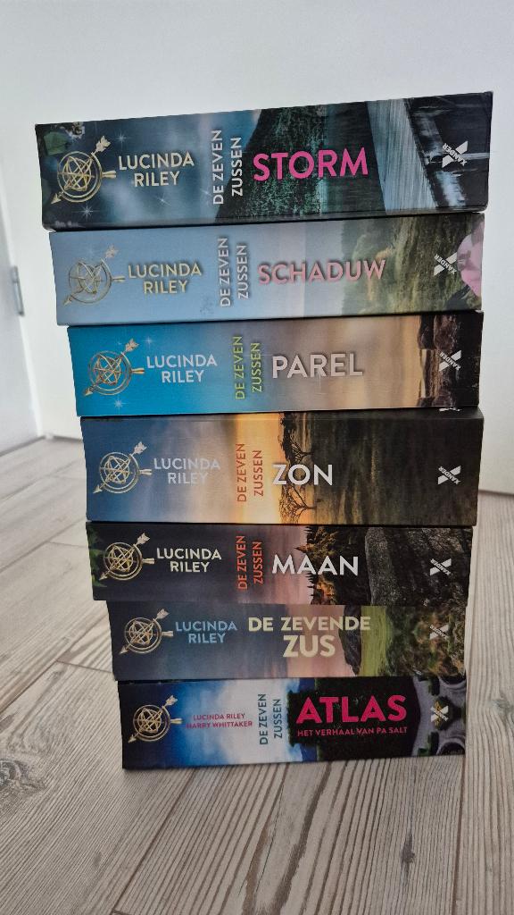 Boekenserie de Zeven Zussen deel 2tm8, Boeken, Ophalen, Lucinda Riley, Zo goed als nieuw, Nederland