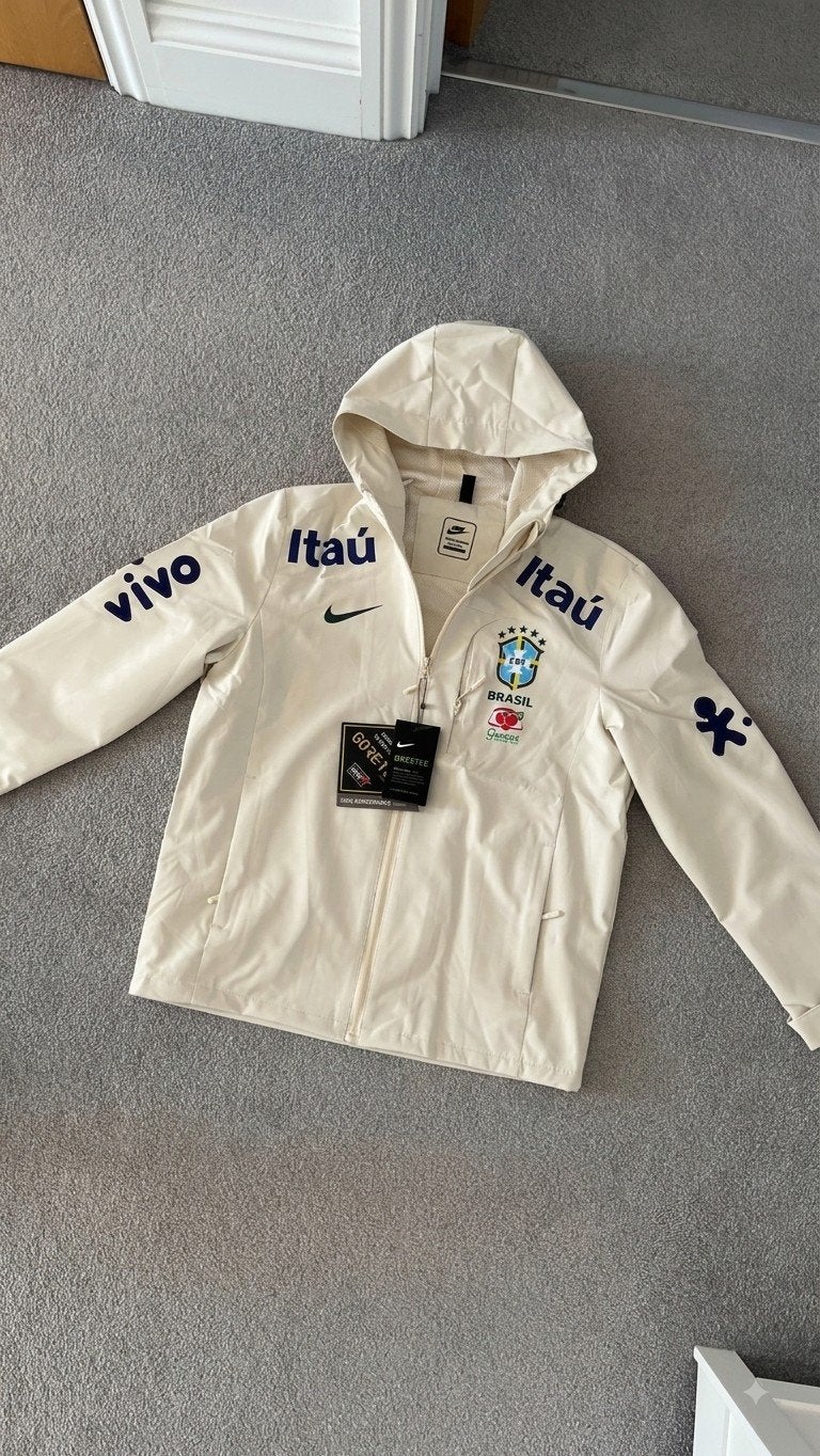 Nike Brazilië windbreak- Nieuw met labels, Maat 48/50 (M), Beige, Nike, Nieuw