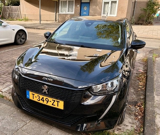 PRIVÉ LEASE OVERNAME tot april 2027 - Peugeot e-208 (EV), Auto's, Automaat, Stof, Zwart, Zwart