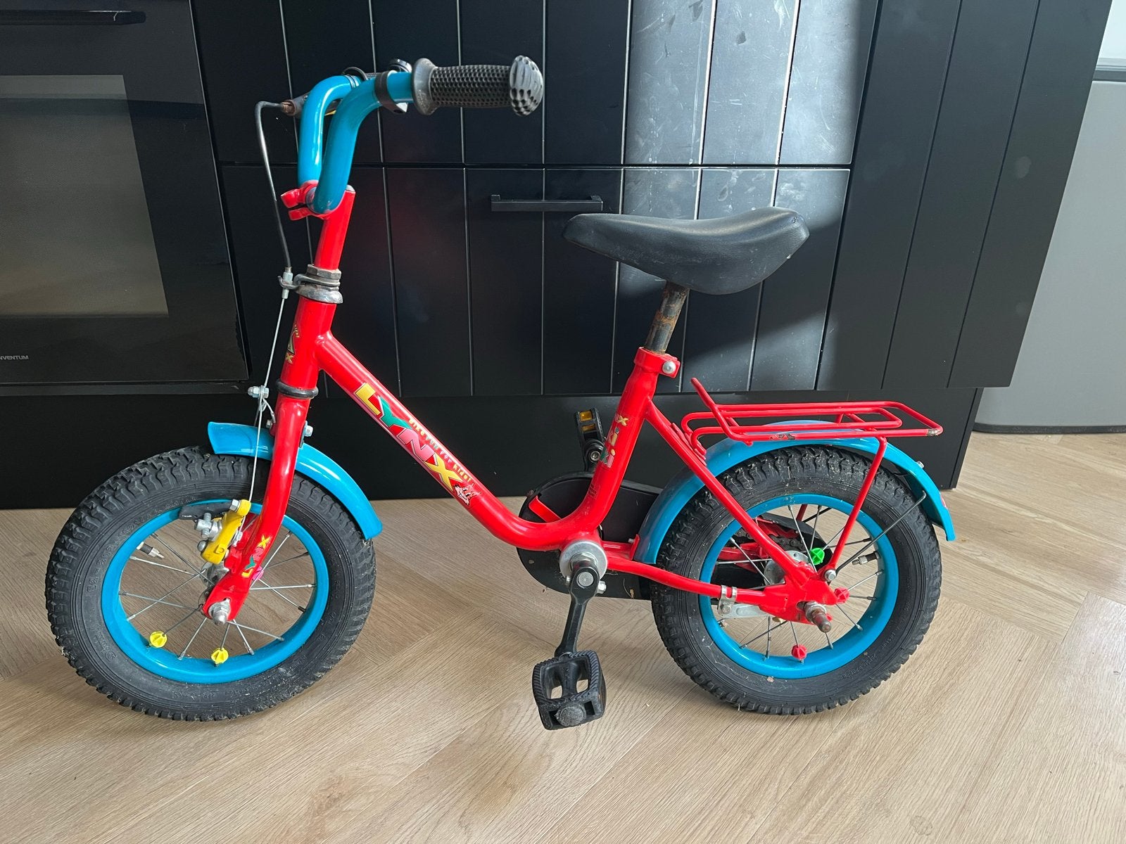 Kinderfietsje Rood/Blauw - Zadelhoogte 43cm, Lengte 90cm, Ophalen, Gebruikt, Velgrem, Minder dan 16 inch