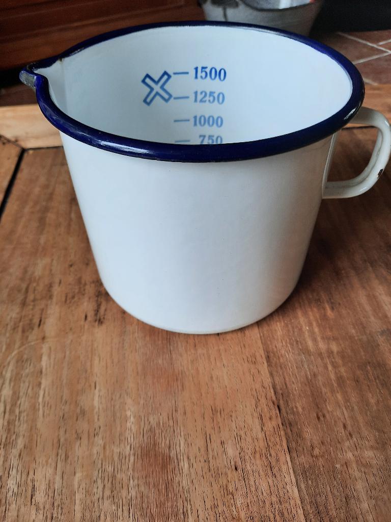 Witte emaille maatkan 1,5 liter, Antiek en Kunst, Ophalen of Verzenden