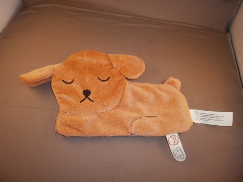 Tiamo Dick Bruna hond snuffie knisper doekje ogen dicht, Nieuw, Wasbaar, Tiamo, Klein (minder dan 20 cm)