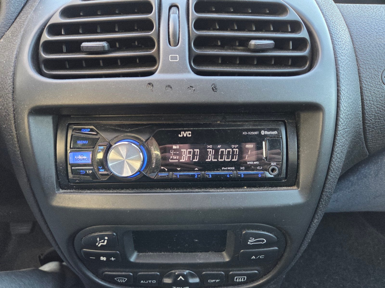 JVC KD-X250BT Autoradio met Bluetooth, Ophalen of Verzenden, Gebruikt