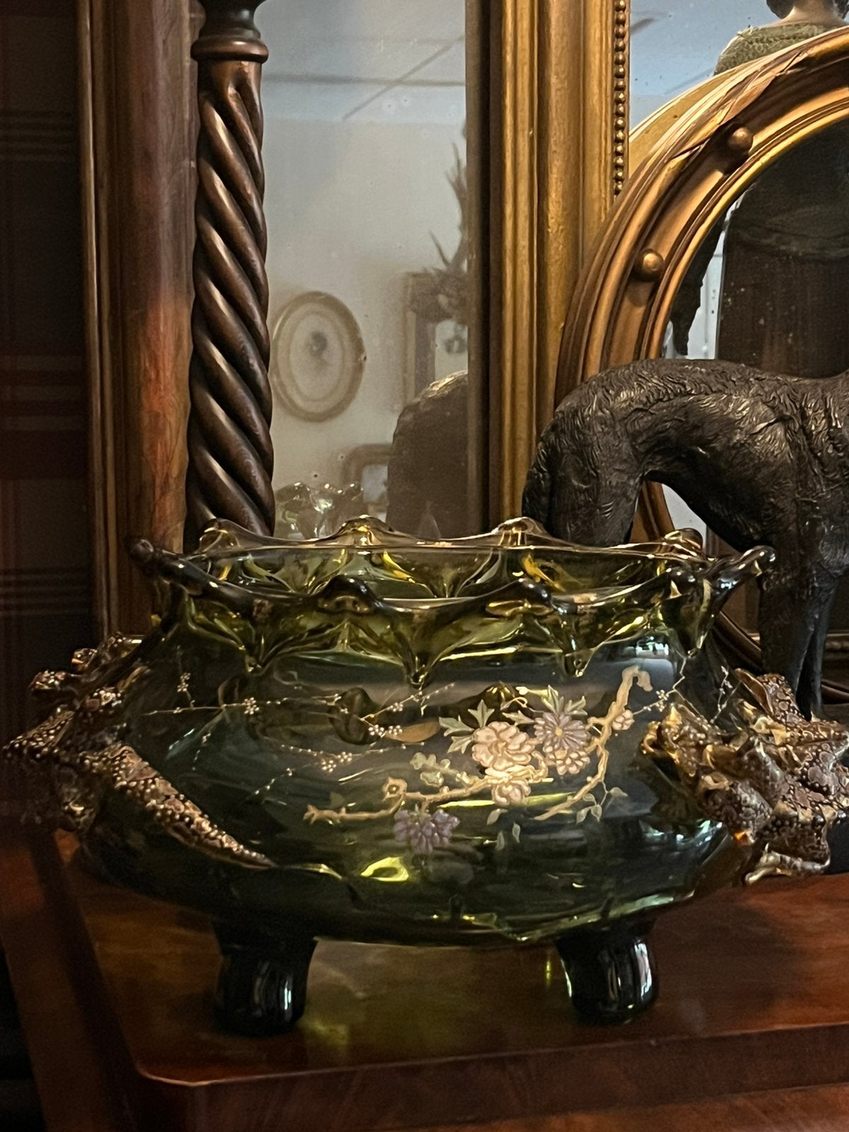 Antieke zeldzame Chinese schaal met draken van glas., Ophalen