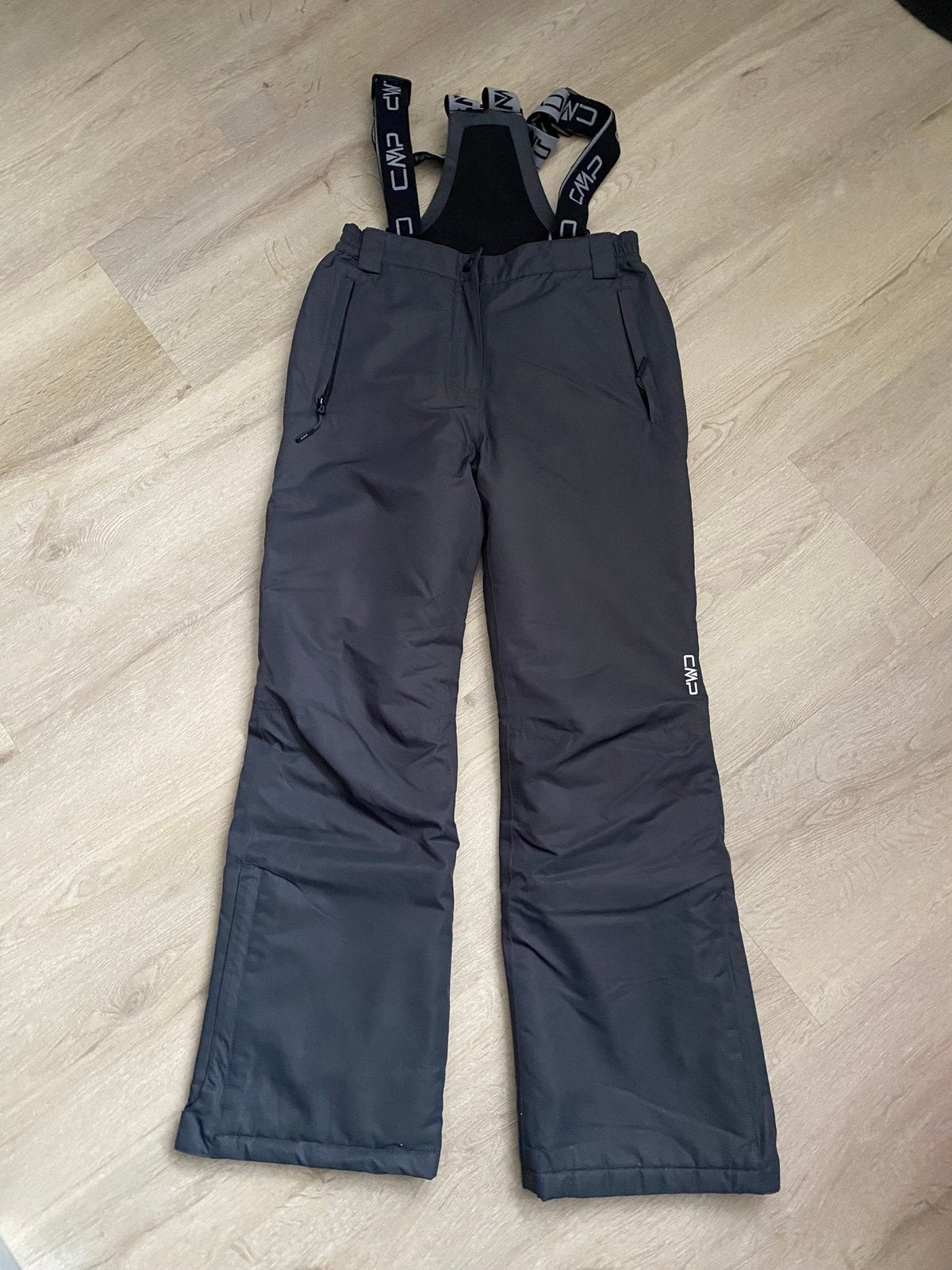 Skibroek grijs van CMP met galgen maat 164, Ophalen of Verzenden, Gebruikt, Jongen of Meisje, Sport- of Zwemkleding