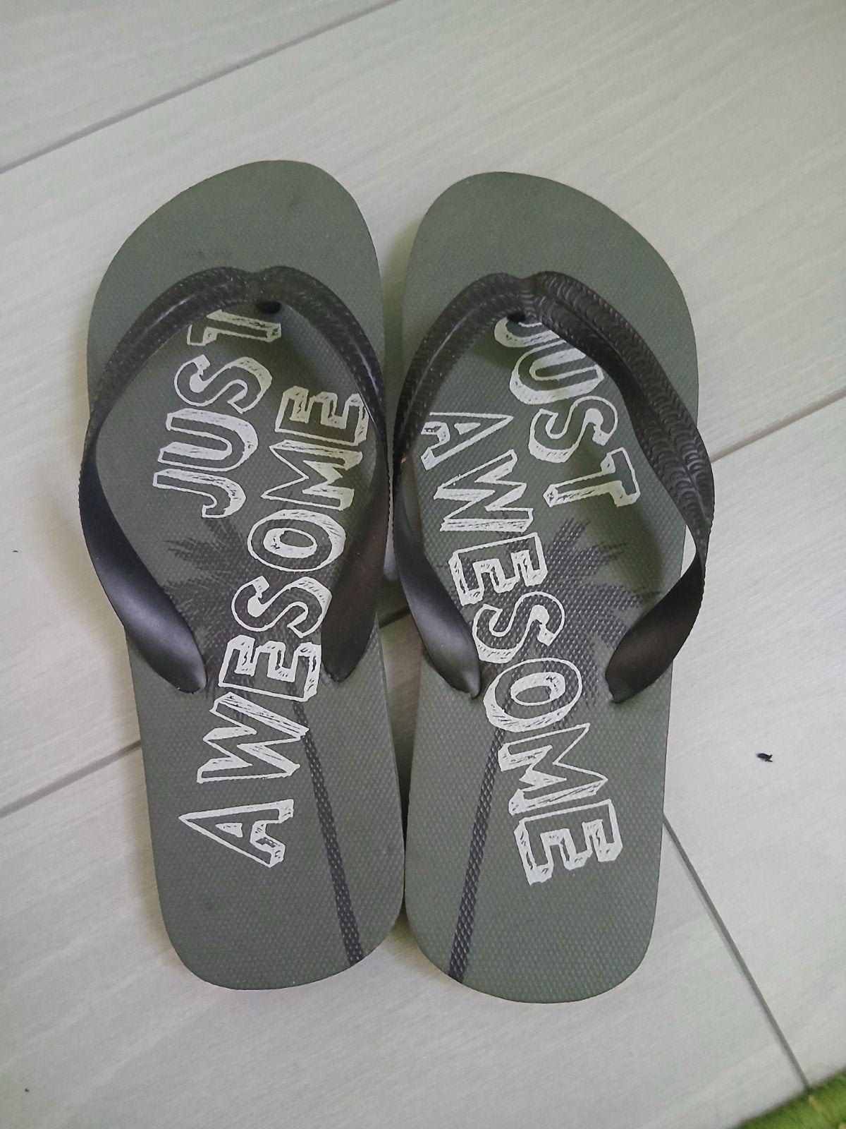 Stoere groene slippers met 'Just Awesome' opdruk, Ophalen, Jongen of Meisje, Overige typen