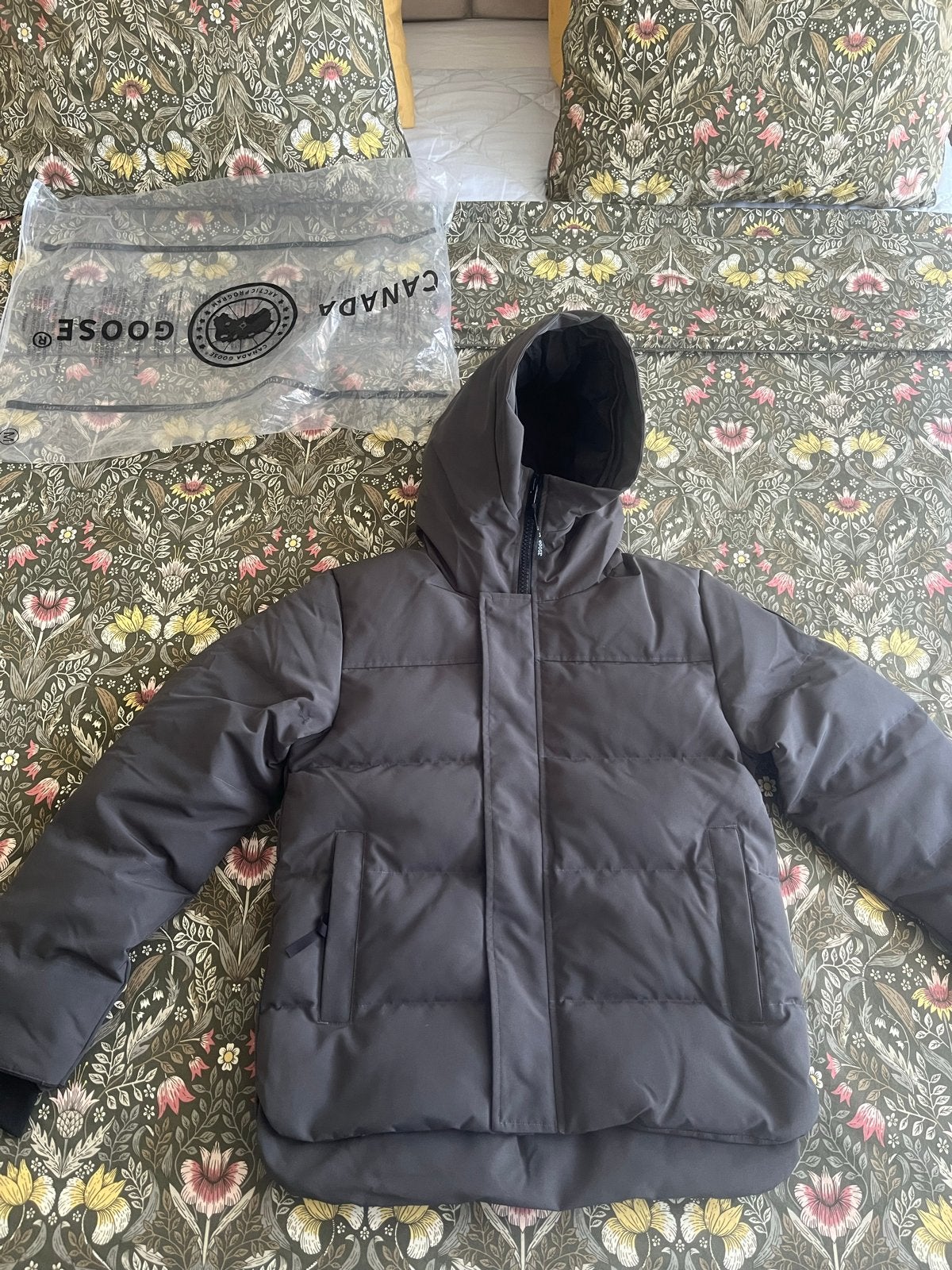 Canada Goose Puffer Jas grijs - Nieuw met labels, Ophalen of Verzenden, Zo goed als nieuw, Maat 48/50 (M), Grijs