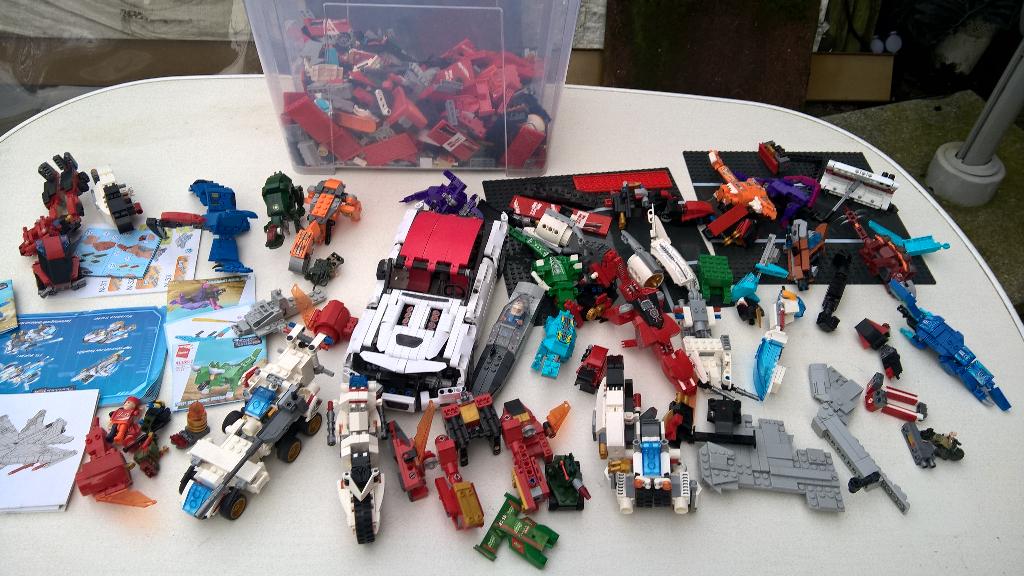 TE koop aangeboden mooi veel play mobil set. doe gepast bod., Ophalen of Verzenden, Gebruikt, Los playmobil