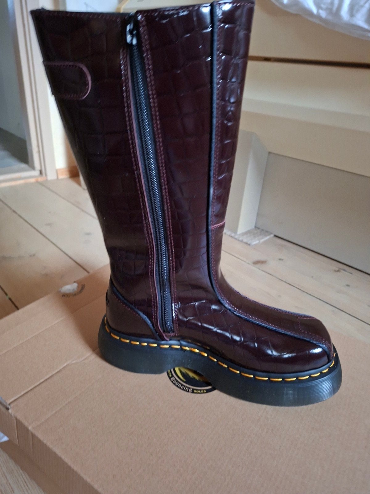 Dr. Martens buzz Croc Embossed Laarzen - Nieuw, Kleding | Dames, Hoge laarzen, Nieuw, Ophalen of Verzenden, Dr. Martens