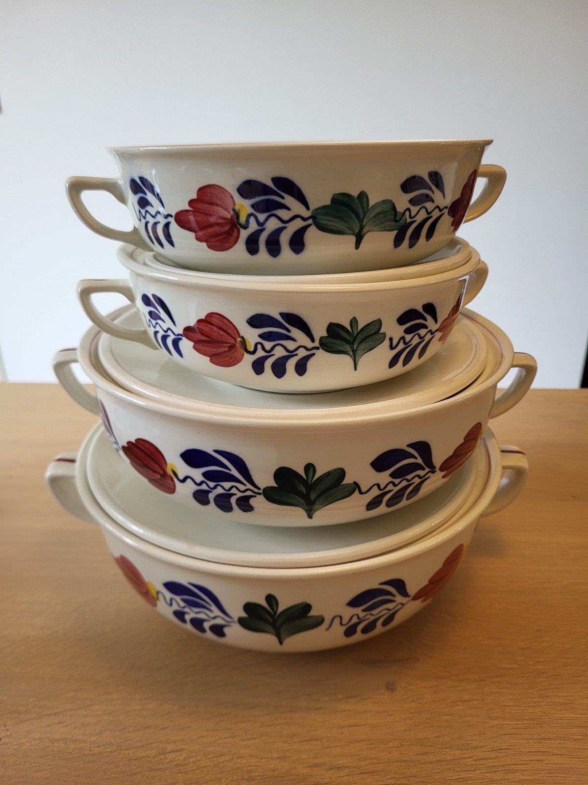 Boerenbont Boch set schalen met deksel, Ophalen, Aardewerk, Boerenbont, Schaal of Schalen