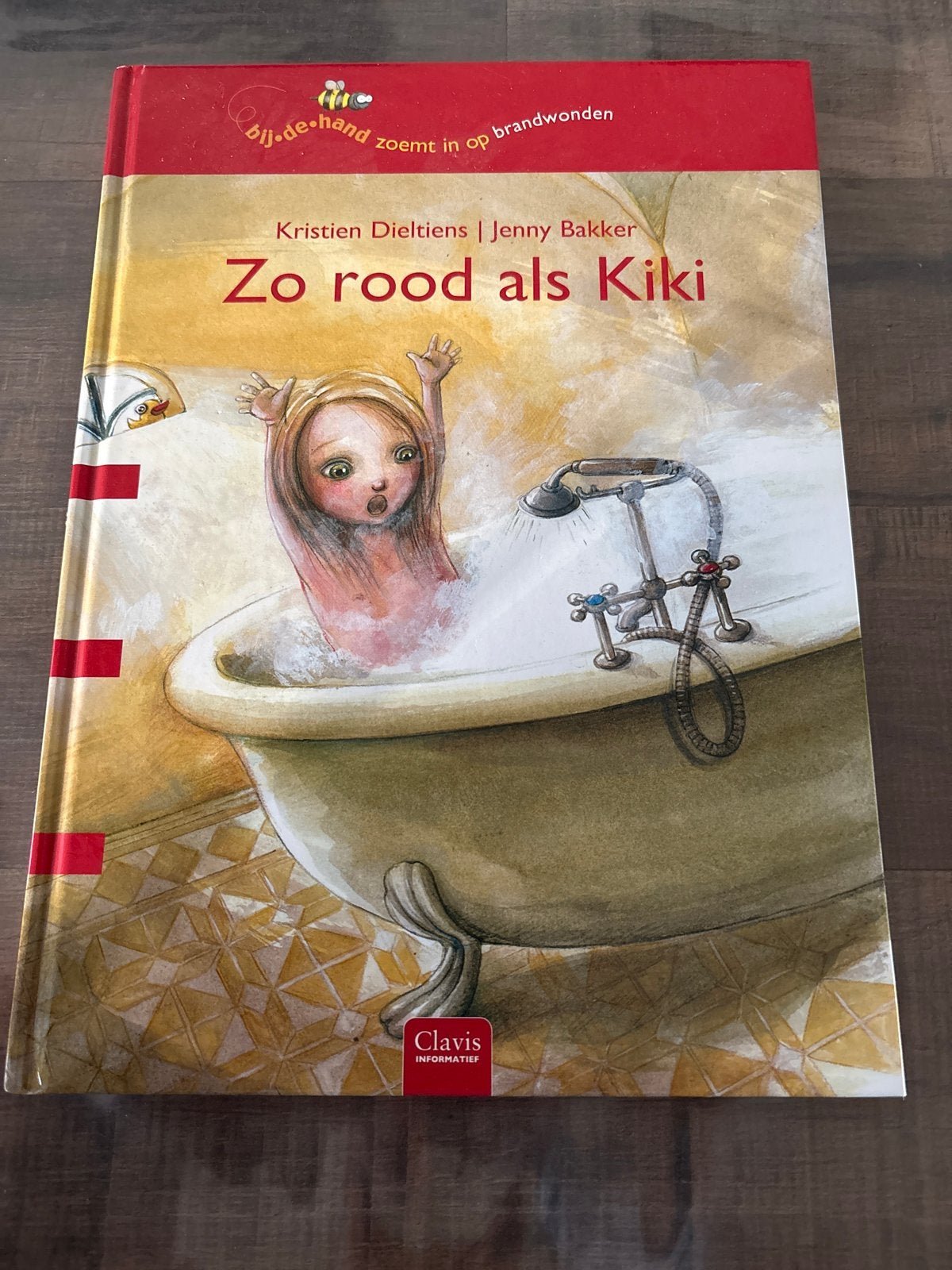 Zo rood als Kiki - Prentenboek over brandwonden, Ophalen of Verzenden, Zo goed als nieuw, Prentenboek