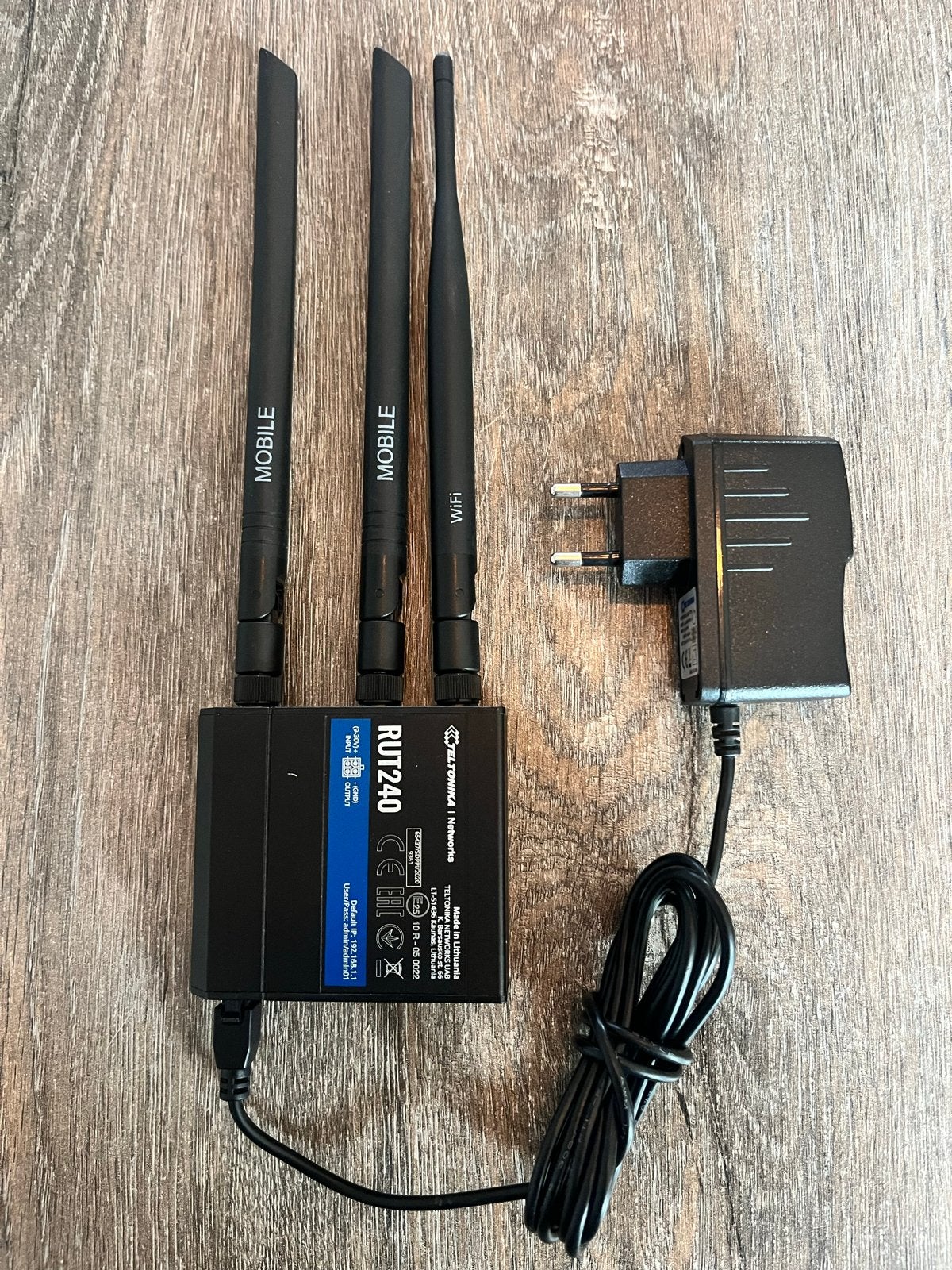 Teltonika RUT240 4G LTE Router met WiFi, Ophalen of Verzenden, Gebruikt, Router, Teltonika