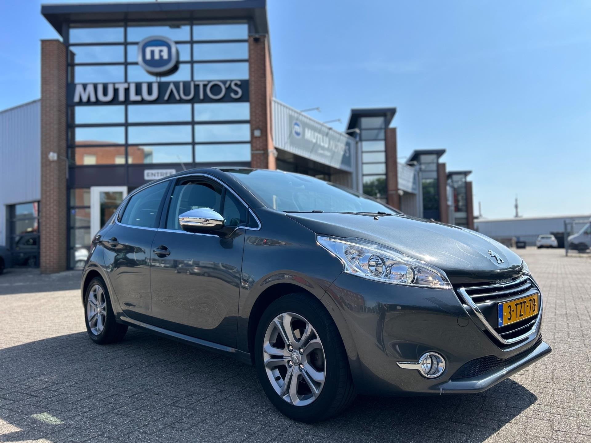 Peugeot 208 1.2 VTi Allure 5deurs PDC Airco NAP APK, Voorwielaandrijving, Euro 5, Gebruikt, 31 €/maand