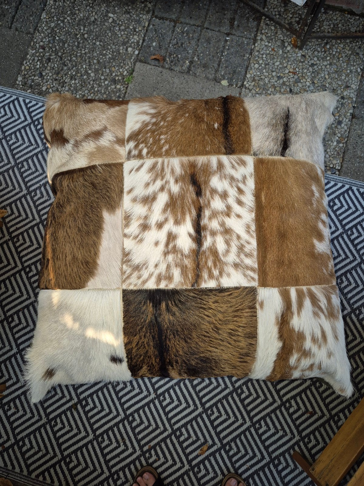 super gave grote geitenhuid kussen 65x65, Ophalen, Zo goed als nieuw, Vierkant