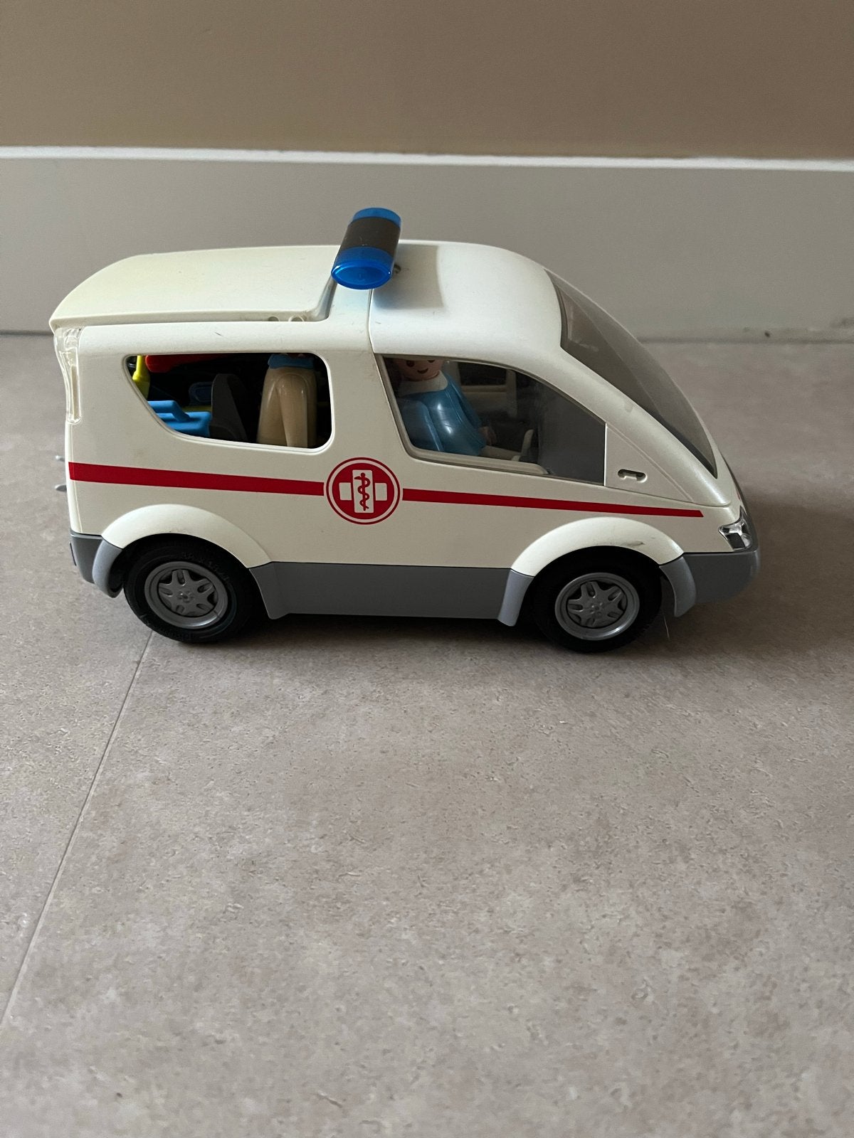 Playmobil ambulance met figuren en accessoires, Ophalen of Verzenden, Gebruikt