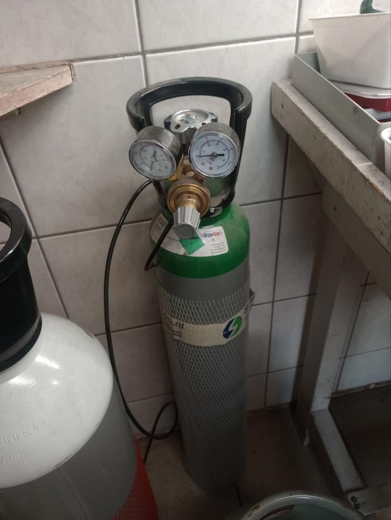 Volle argon fles, Doe-het-zelf en Verbouw, Ophalen of Verzenden, Nieuw, 250 ampère of meer, Tig