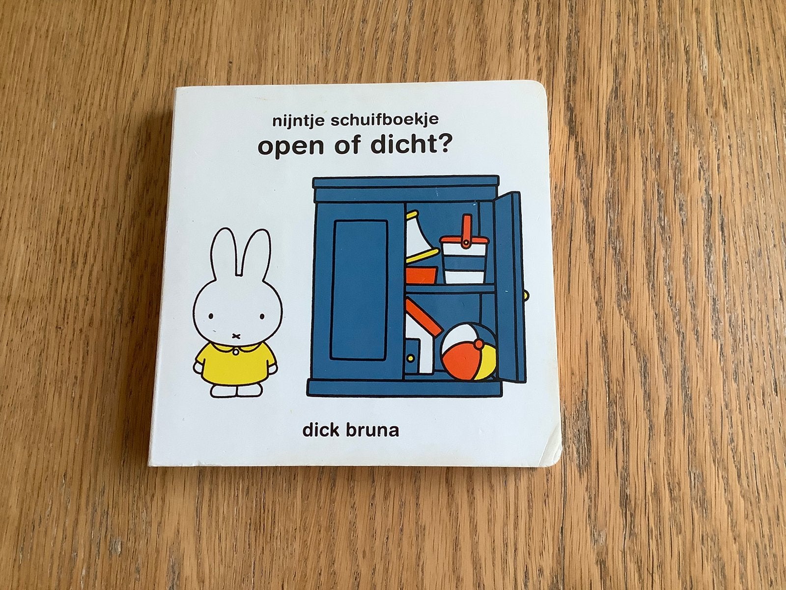 Nijntje schuifjes boek. Open, dicht. Mooi en kleurrijk. Dik., Ophalen of Verzenden, Zo goed als nieuw