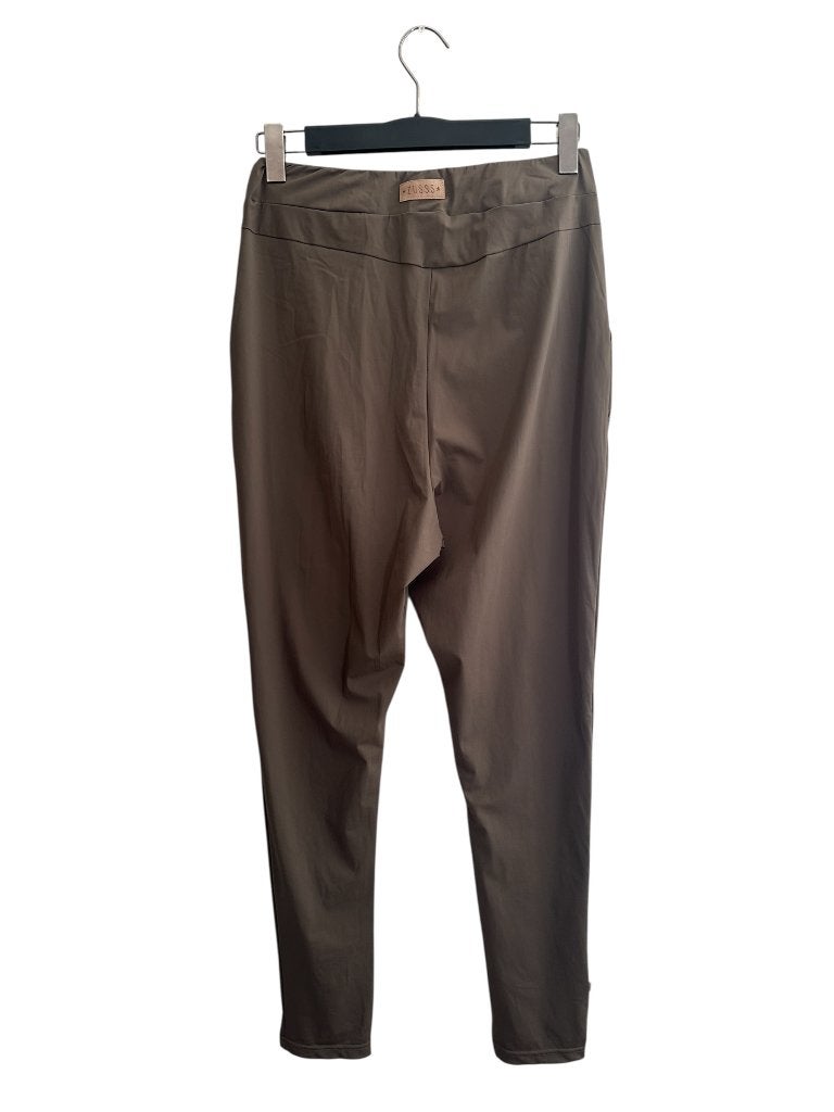 Zusss broek M, Maat 38/40 (M), Ophalen of Verzenden, Zo goed als nieuw, Lang
