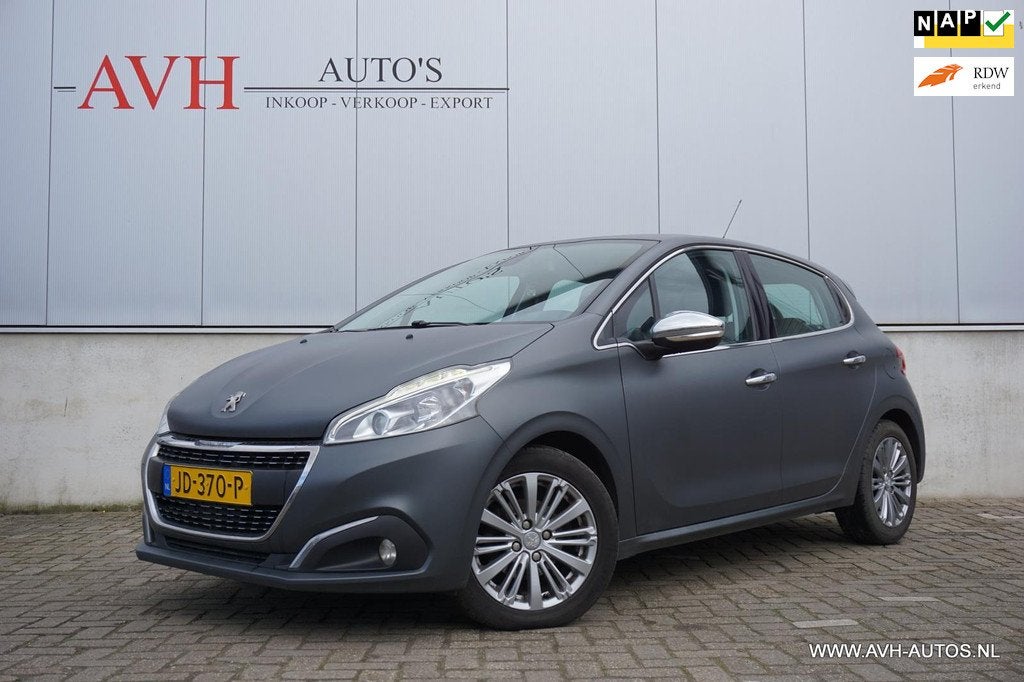 Peugeot 208 1.6 BlueHDi Blue Lease Executive, Lesauto!, Auto's, Voorwielaandrijving, Gebruikt, Euro 6, 4 cilinders