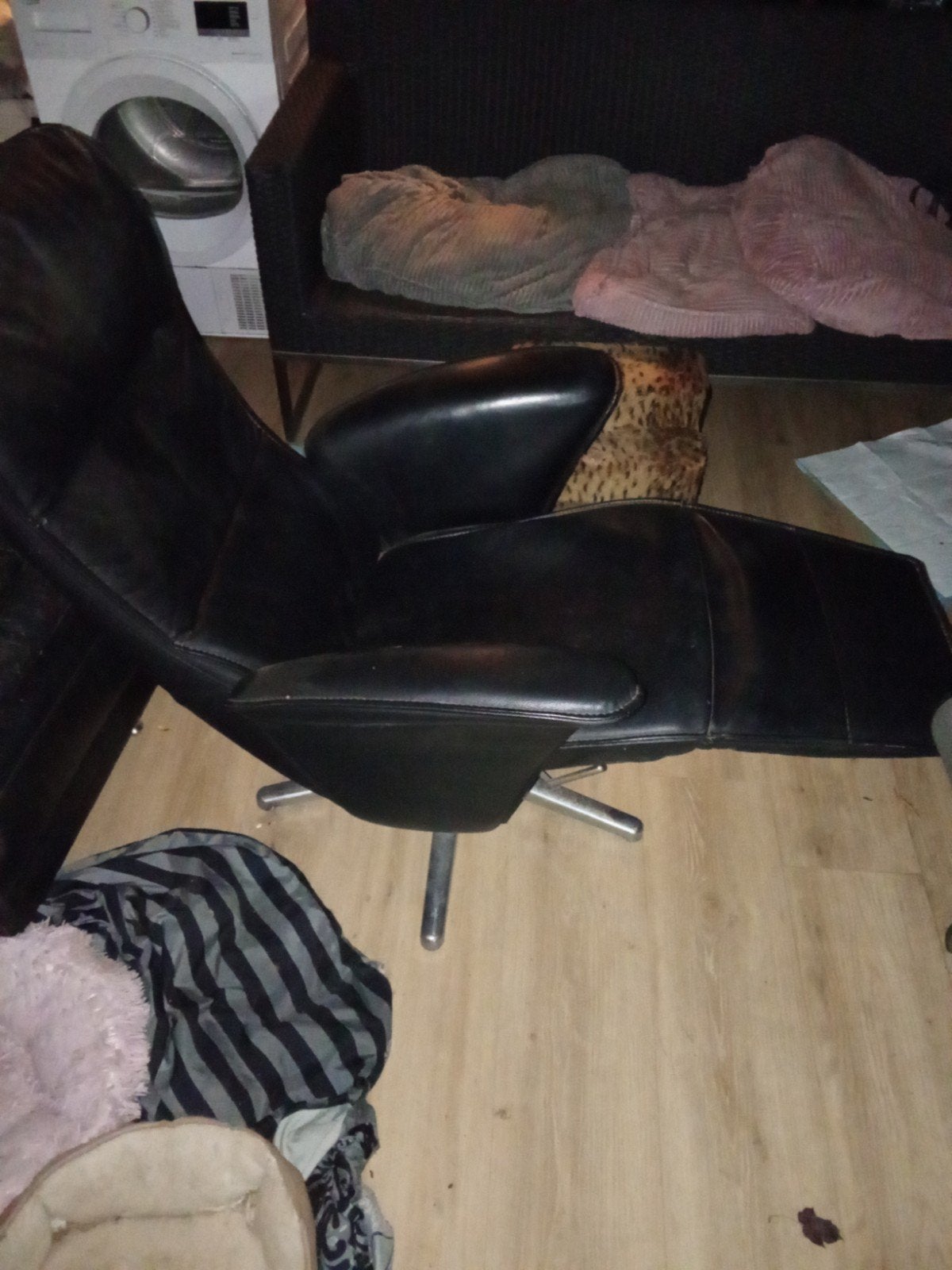 Gratis Zwarte Leren Relaxfauteuil - Comfortabel en Verstelba, Gebruikt, 100 tot 125 cm, Modern, Comfort, Ophalen of Verzenden