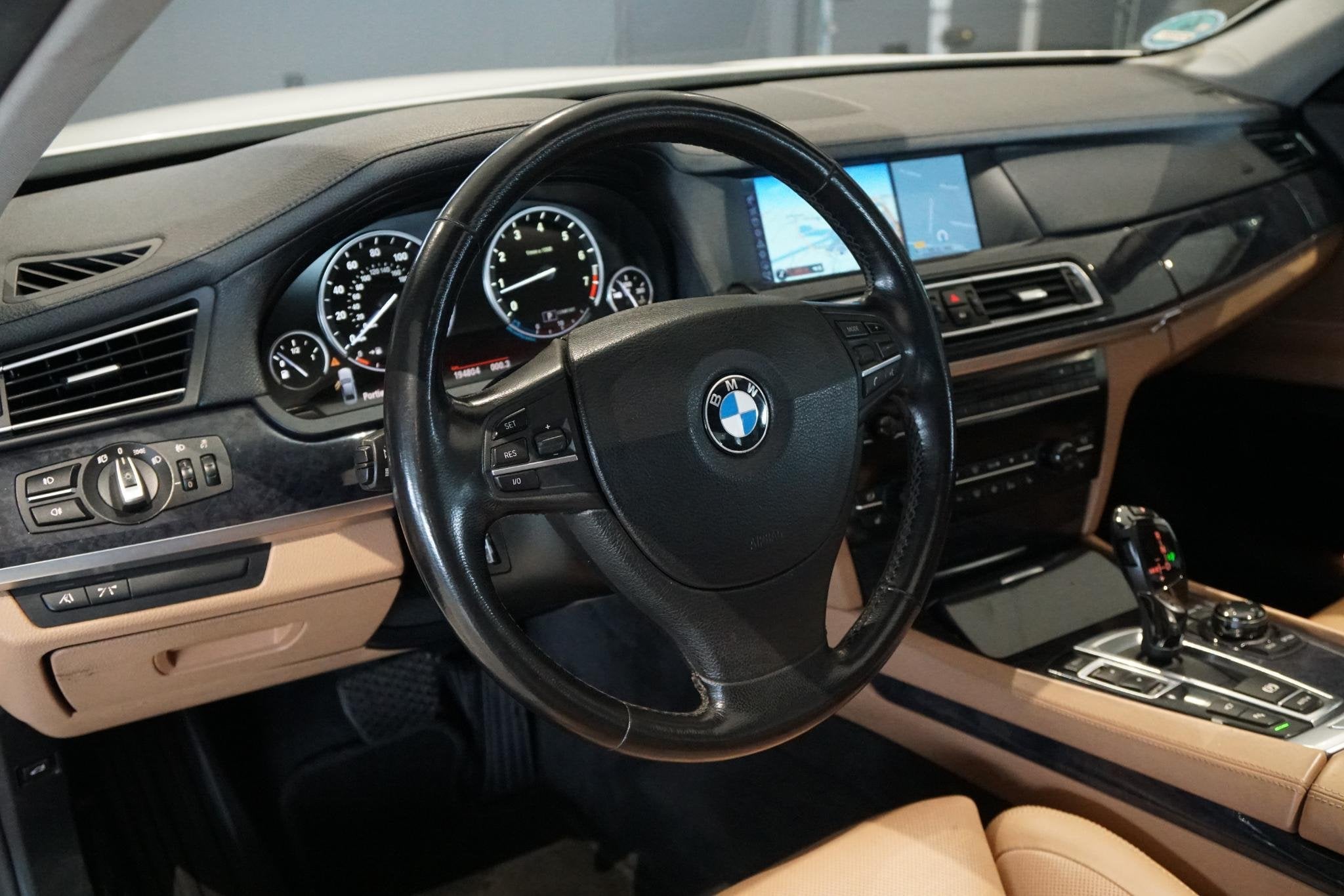 BMW 7-serie 750Li *MOTORSCHADE* + SOFT CLOSE / SCHUIFDAK / X, Automaat, Euro 5, Achterwielaandrijving, Gebruikt