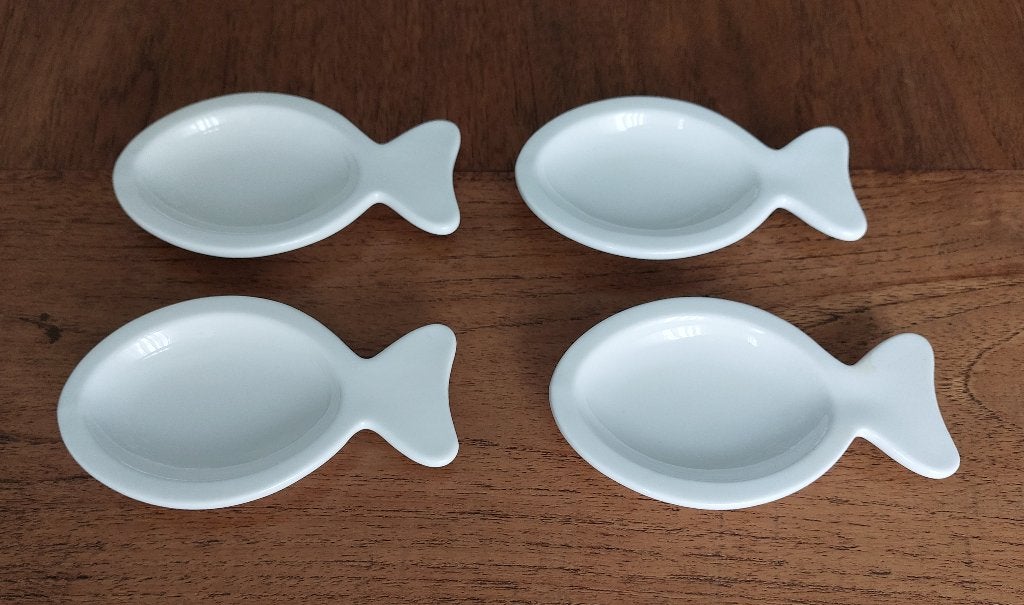 Witte Amuse/Tapas schaaltjes (4x). Vis model LxBxH: 12x7x1,7, Keramiek, Ophalen of Verzenden, Overige stijlen, Schaal of Schalen