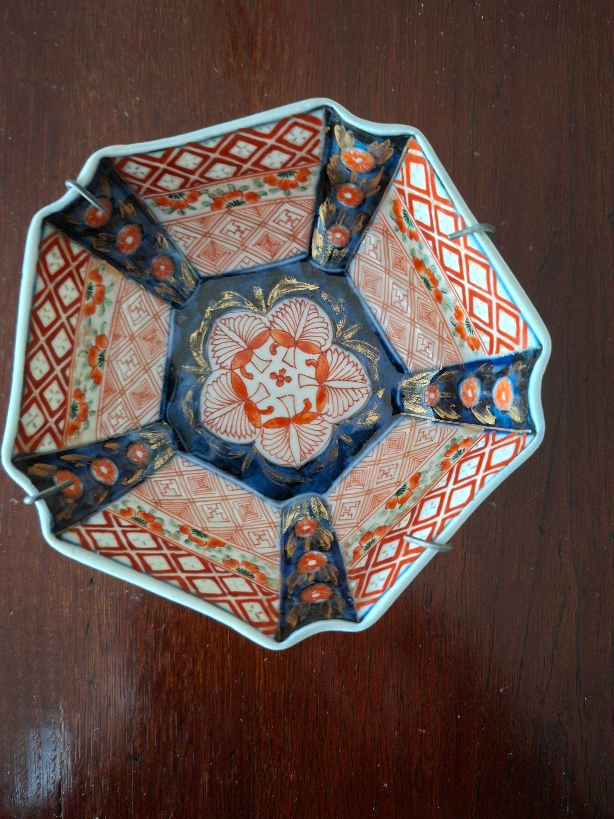 Antieke Japanse Imari Porseleinen Kom met Metalen Houder, Antiek en Kunst, Ophalen of Verzenden