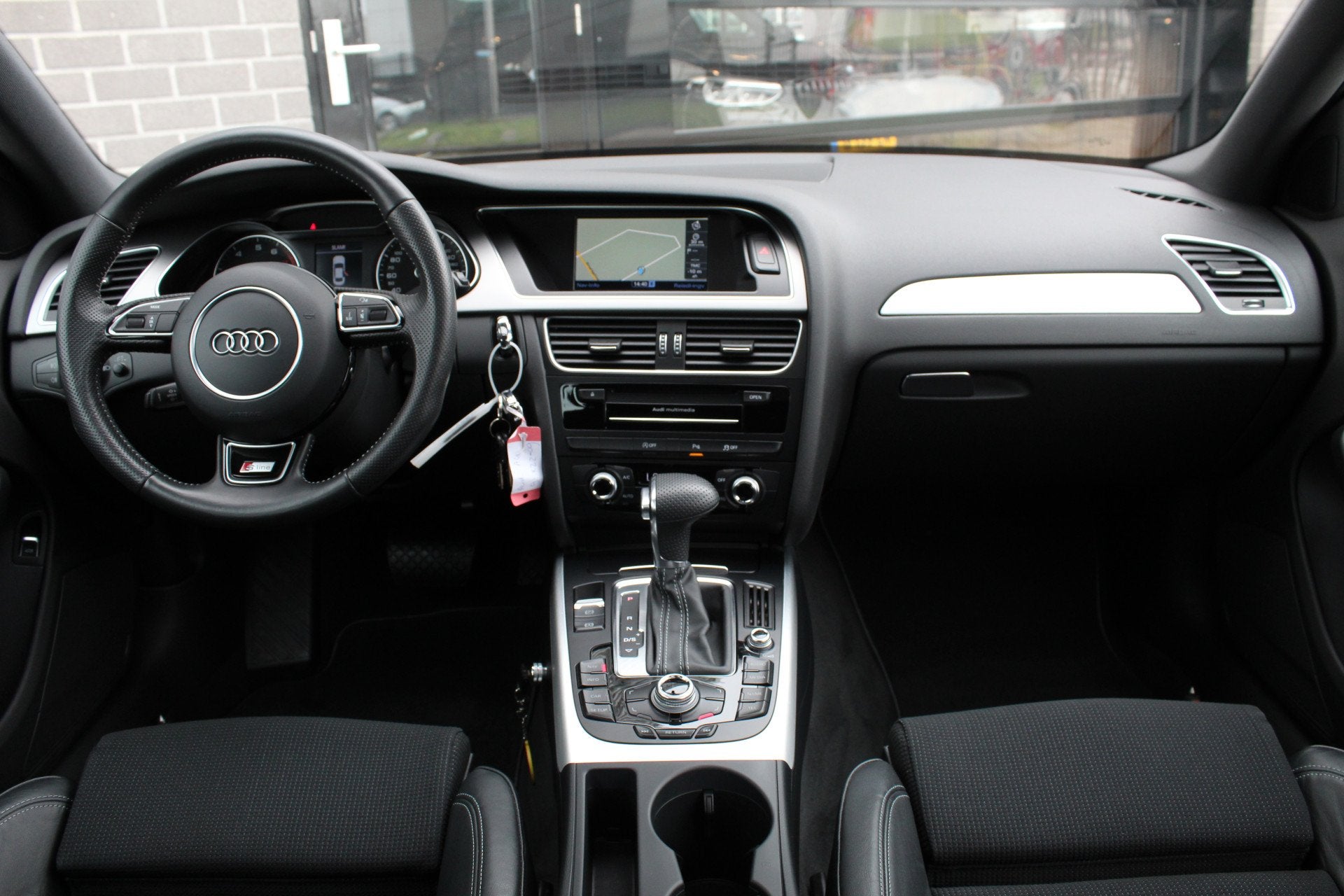 Audi A4 Limousine 2.0 TFSI Sport Edition / S-Line / Schuifda, Auto's, Dealer onderhouden, Gebruikt, 4 cilinders, Origineel Nederlands