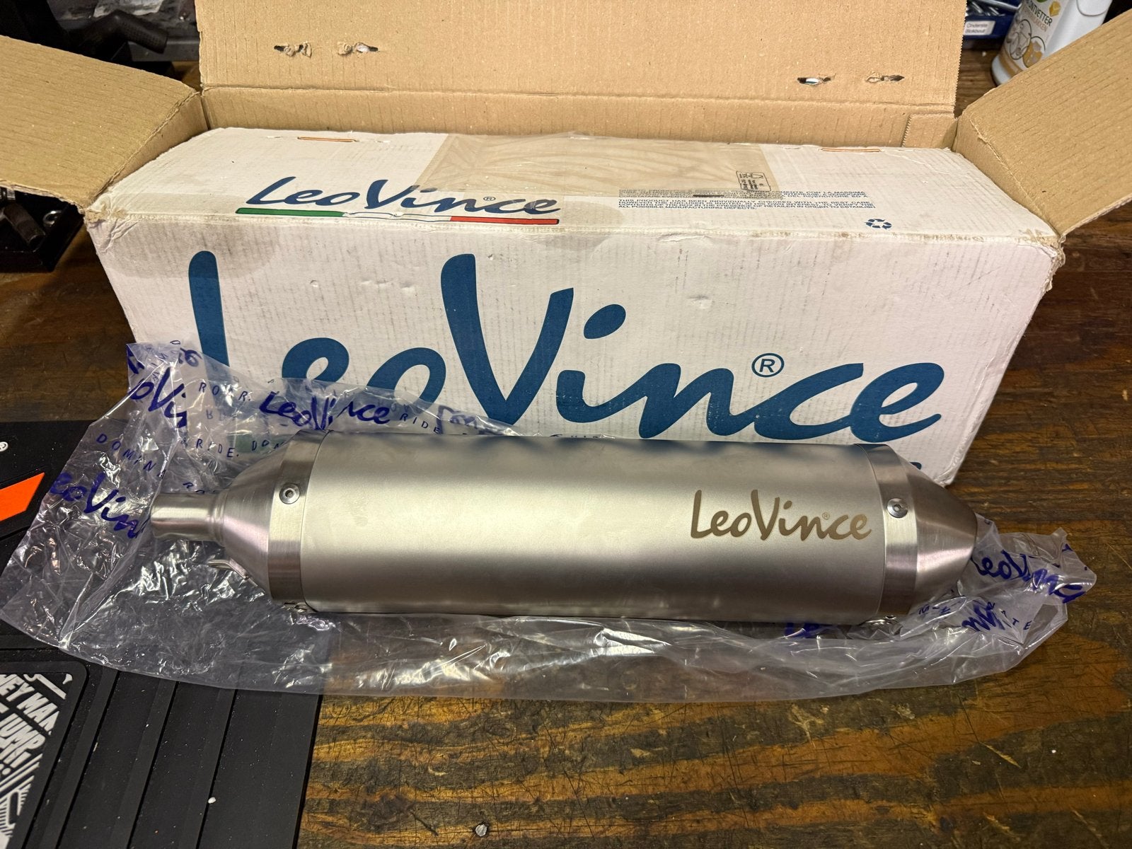 Derbi Leovince X-Fight demper - Nieuw met kleine schade, Fietsen en Brommers, Derbi, Derbi, Nieuw, Uitlaat
