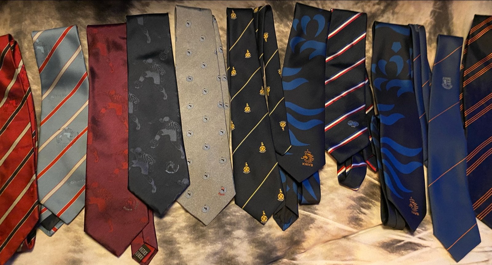 Unieke collectie voetbal stropdassen Sparta, KNVB, FIFA, Ophalen of Verzenden, Gedragen, Meerkleurig, Met patroon