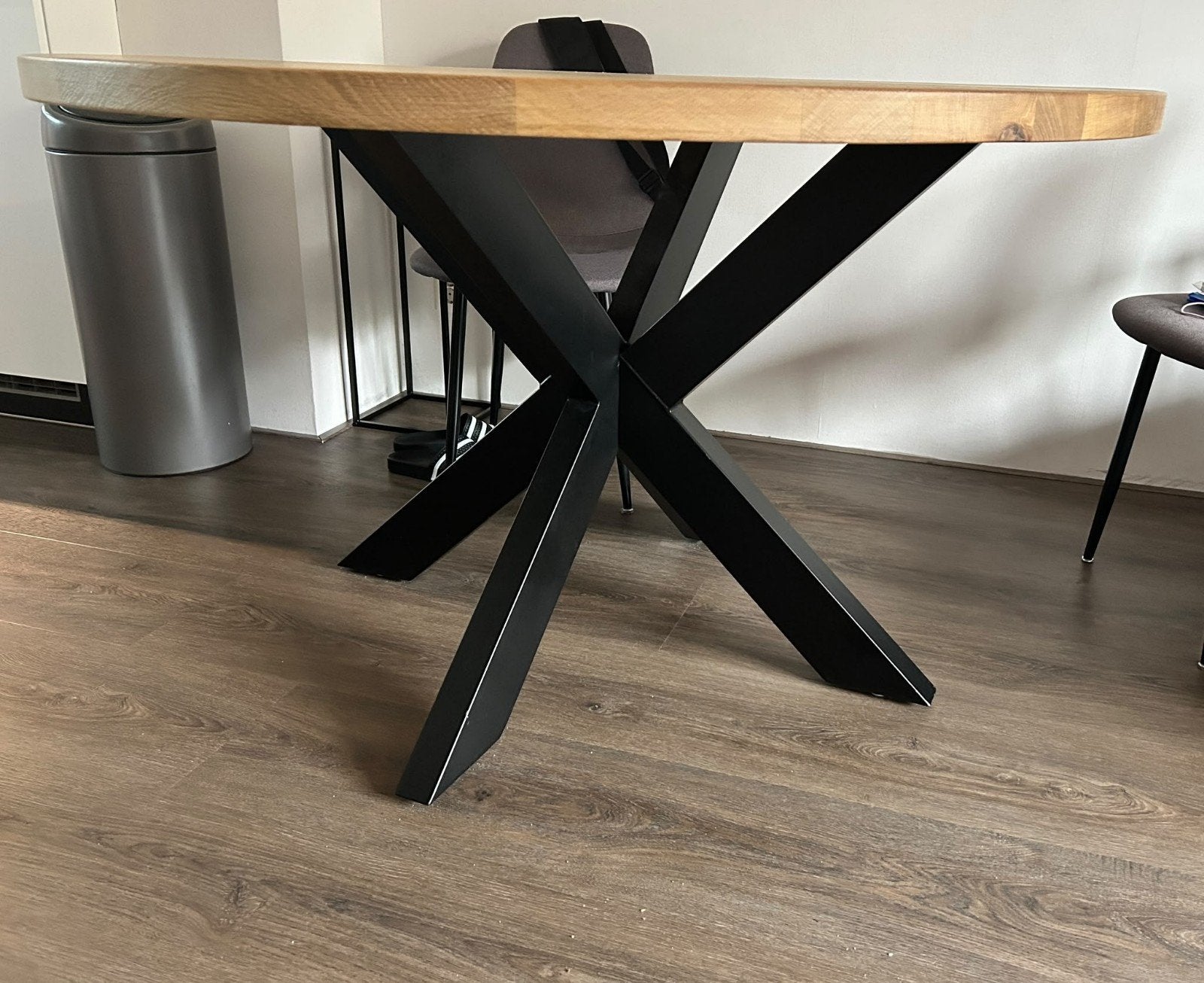 Eetkamertafel en salontafel met zwart stalen onderstel, Ophalen