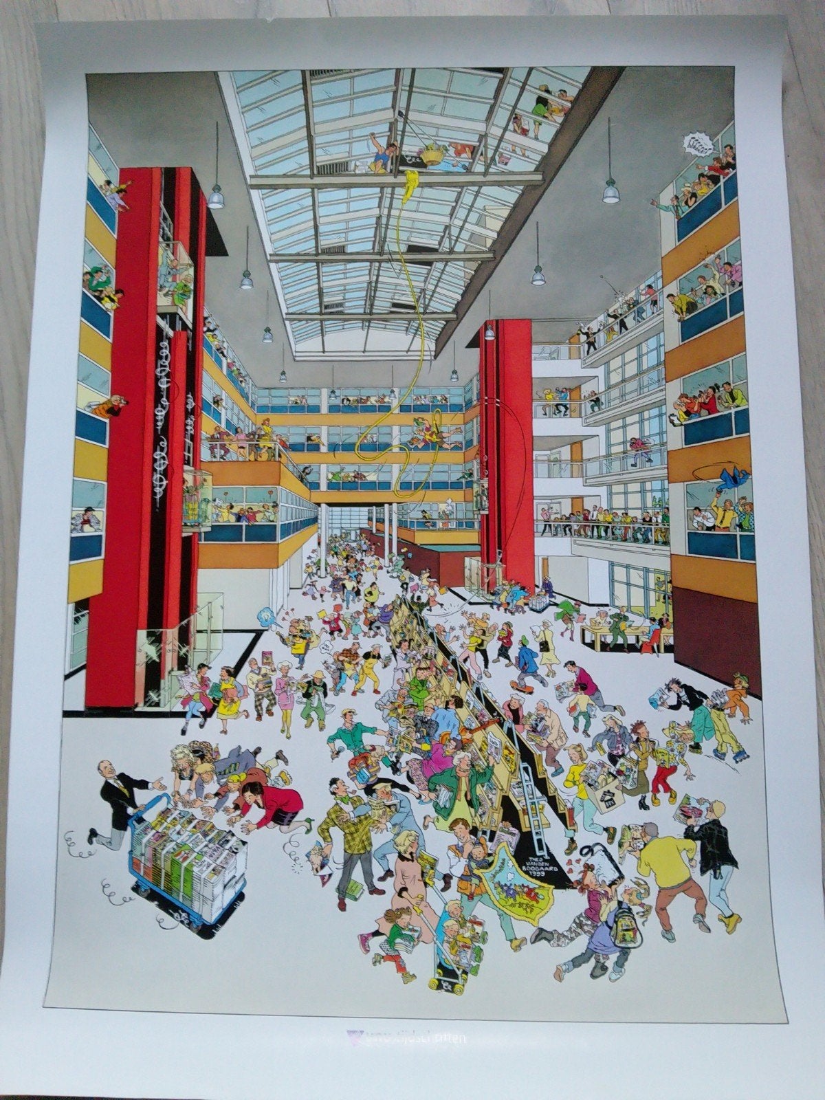 VNU Tijdschriften Poster - Drukke Winkelscène, Rechthoekig Staand, Deurposter of groter, Ophalen of Verzenden, Zo goed als nieuw