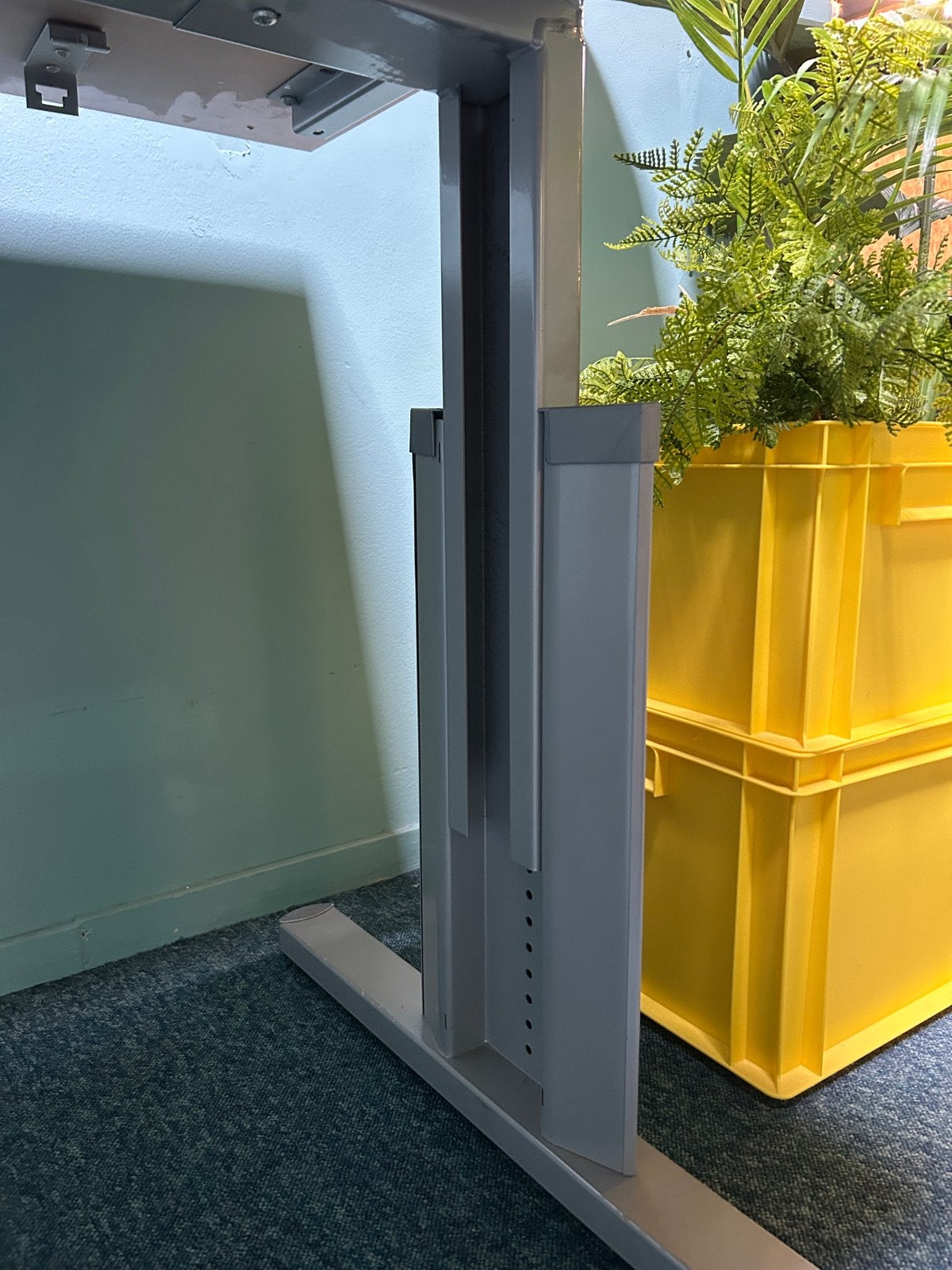 2x Roze bureau met verstelbaar frame - Groot, Huis en Inrichting, Bureaus, Ophalen, Overige typen, Gebruikt, -