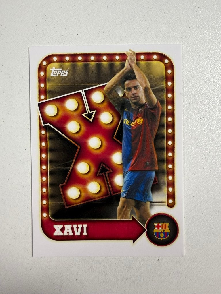 23 Xavi Collectors Tin Barcelona 2025-26, Ophalen of Verzenden, Nieuw, Buitenlandse clubs, Poster, Plaatje of Sticker