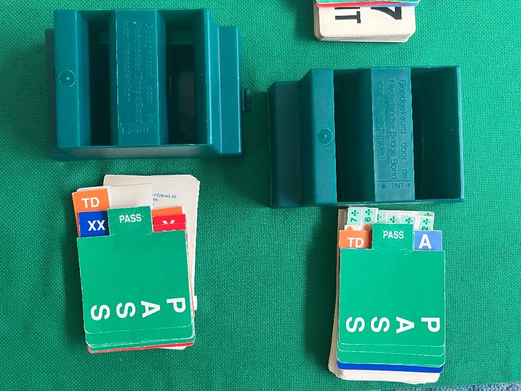 4 biedboxen bridge, Drie of vier spelers, Ophalen of Verzenden, Gebruikt