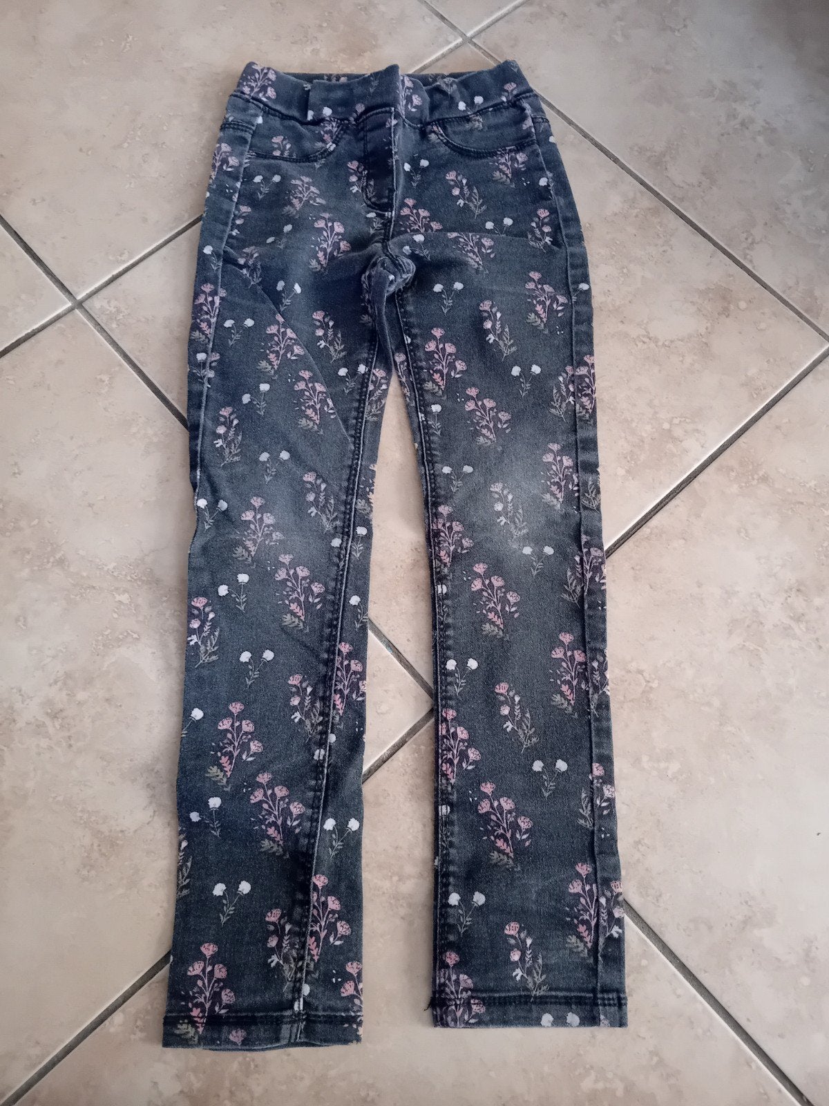 TAO Jeans met bloemenprint voor meisjes - Maat 122, Broek, Gebruikt, Meisje, Ophalen of Verzenden